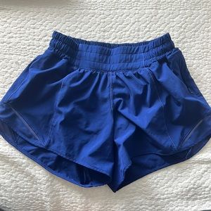 Lululemon Hotty Hot 4” Lined Short